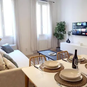 magnifique-t3-sur-le-vieux-port-a-2-pas-du-panier.fr-provencehotel.com/